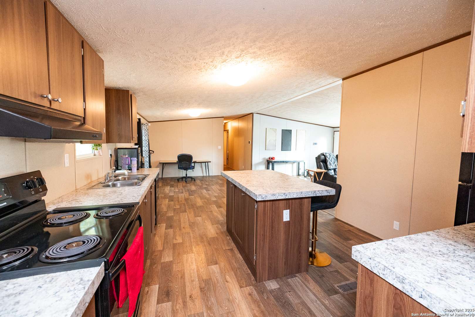 Floresville, TX 78114,934 7th