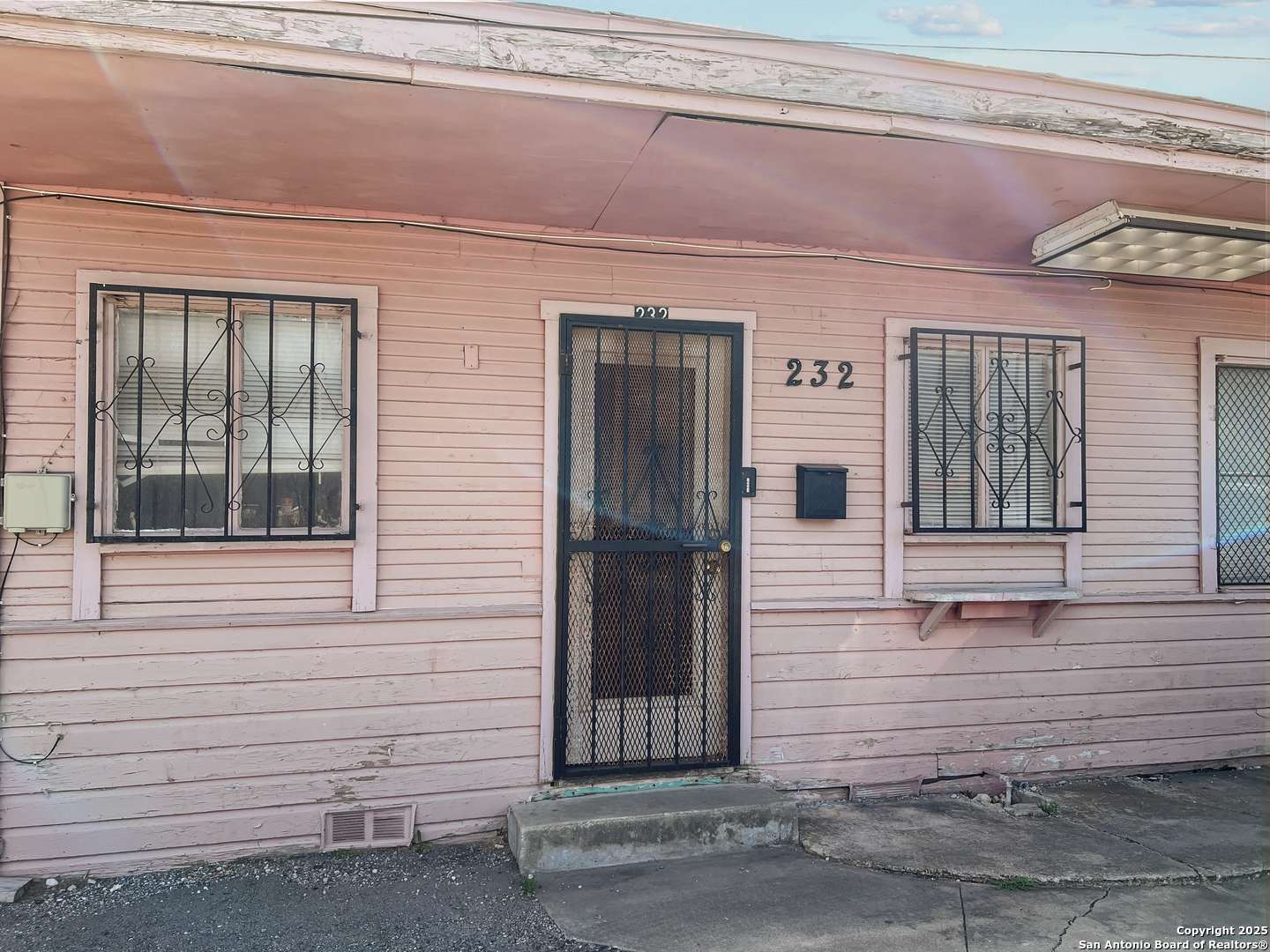 San Antonio, TX 78237,232 Guthrie