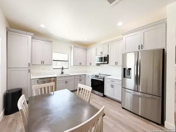 Hondo, TX 78861,1121 Avenue K