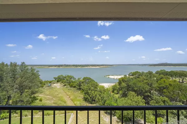 1736 Stagecoach, Canyon Lake, TX 78133