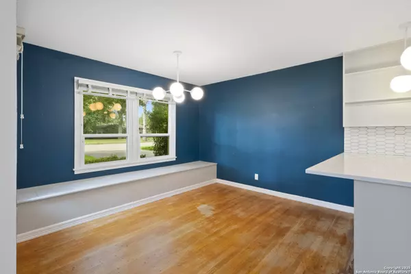 Uvalde, TX 78801,818 Cherry