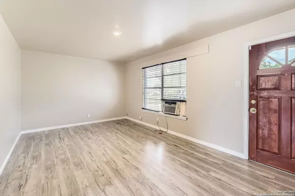 San Antonio, TX 78227,406 Demya