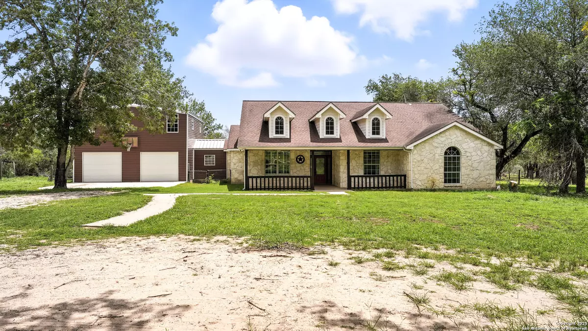 Adkins, TX 78101,1435 Meadow Glen
