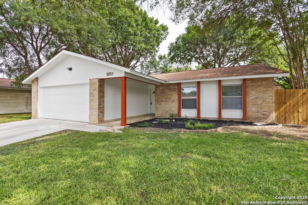 5251 Gordon Cooper, Kirby, TX 78219