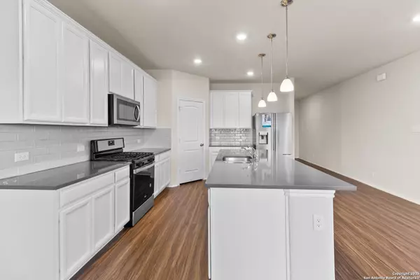 Converse, TX 78109,6822 Titan Park