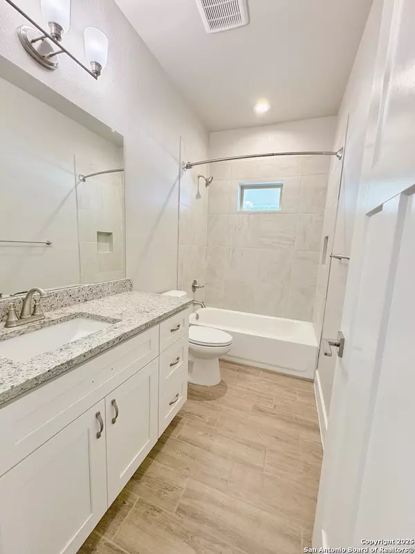 Bandera, TX 78003,7206 Highway 16 UNIT 2