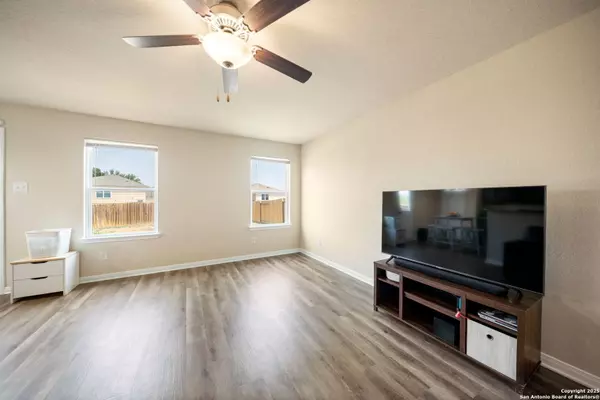 San Antonio, TX 78252,6516 Sabinal
