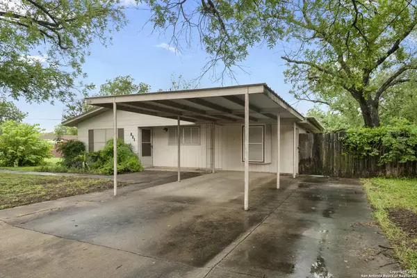 Uvalde, TX 78801,521 4th