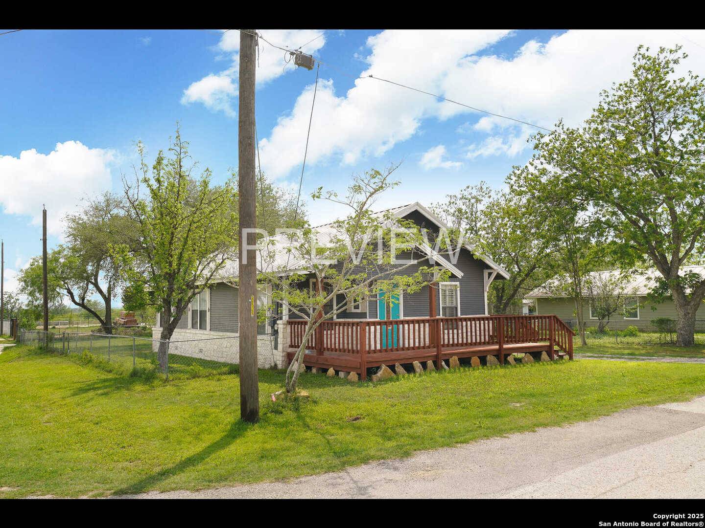 8021 9th, Somerset, TX 78069