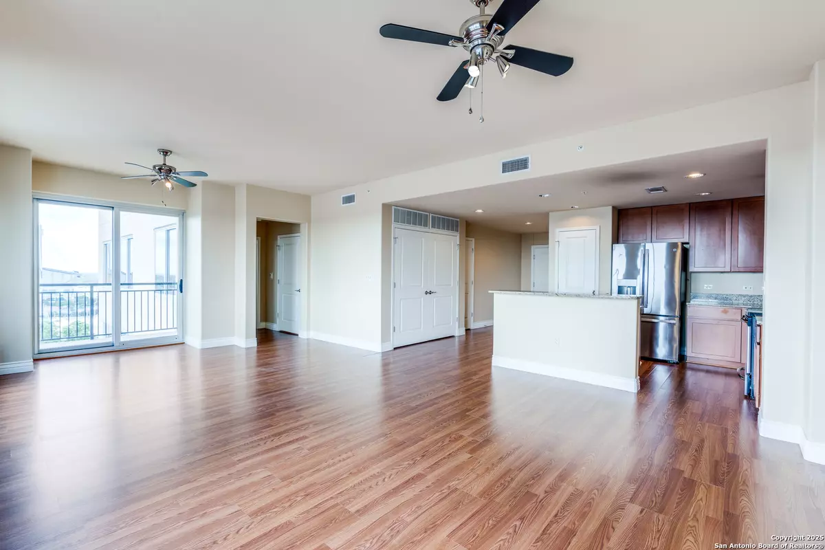 San Antonio, TX 78202,215 Center UNIT 1205
