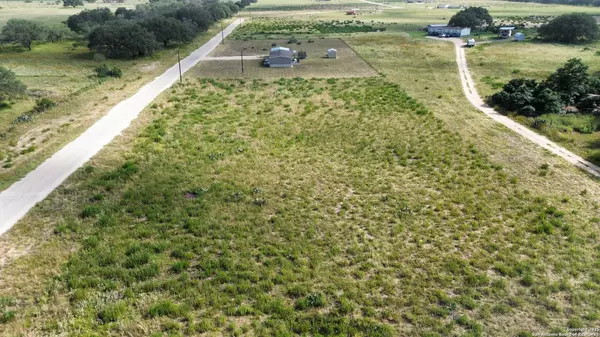 Devine, TX 78016,949 CR 777 LOT 5