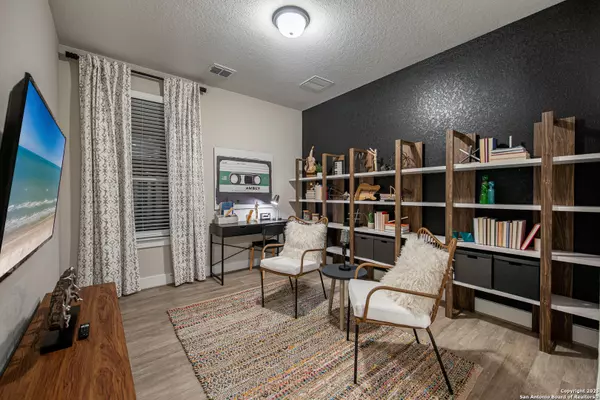 Castroville, TX 78009,137 Mason Lane