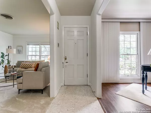 San Antonio, TX 78209,7014 Scotsdale