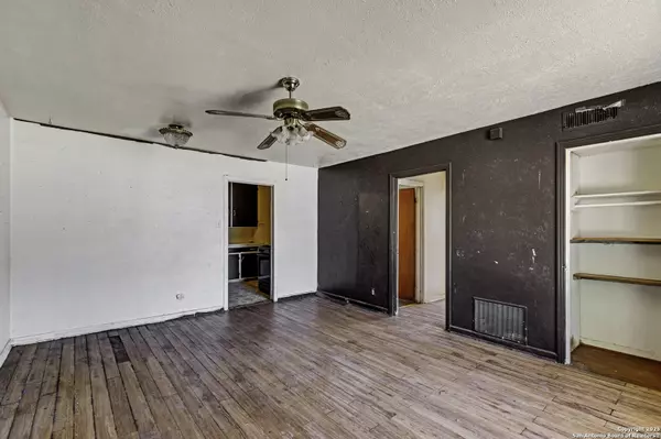 San Antonio, TX 78213,267 Nassau