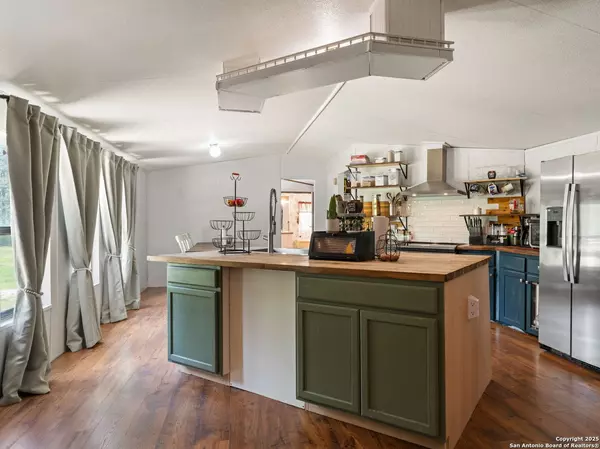 La Vernia, TX 78121,181 Oak Valley