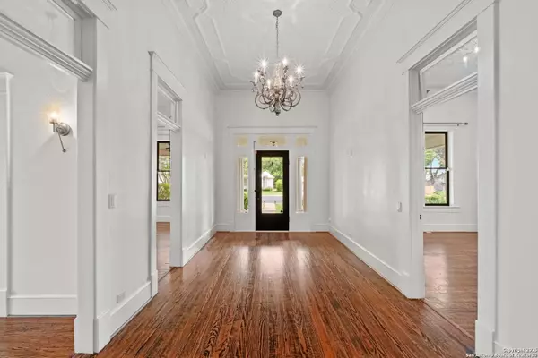 Fredericksburg, TX 78624,509 W Austin St