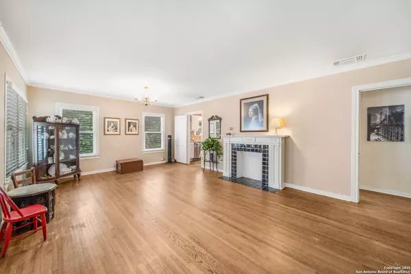 San Antonio, TX 78209,205 Larkwood