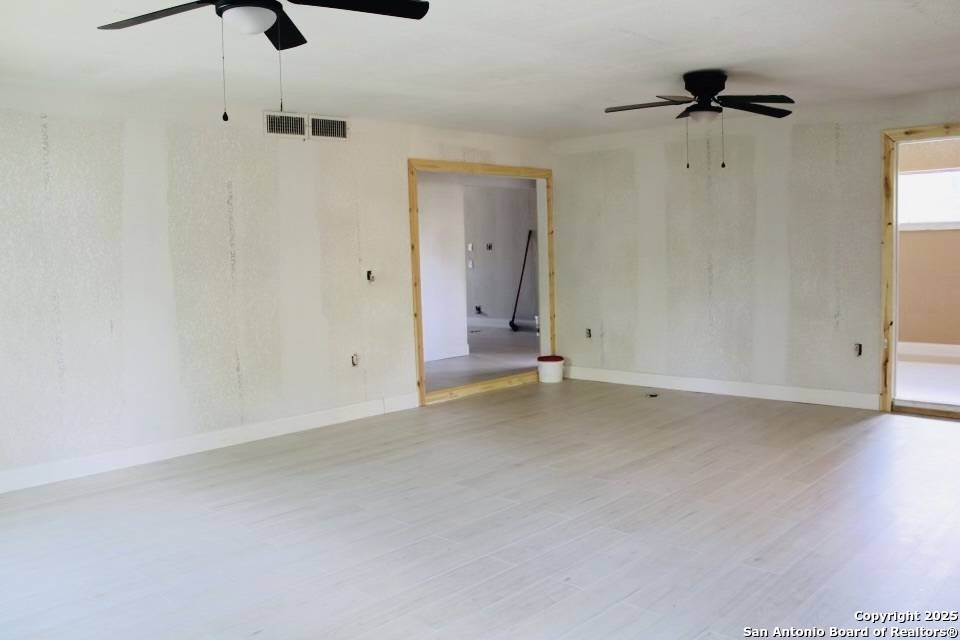 Uvalde, TX 78801,412 Oak St