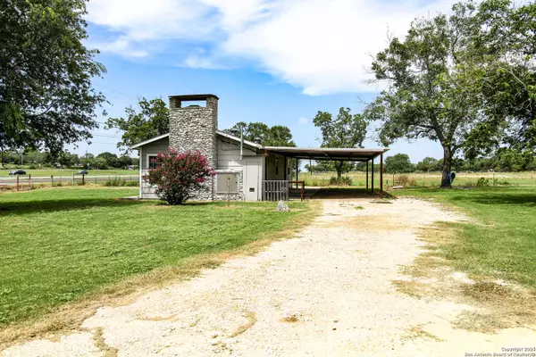 17673 Interstate, Lytle, TX 78052
