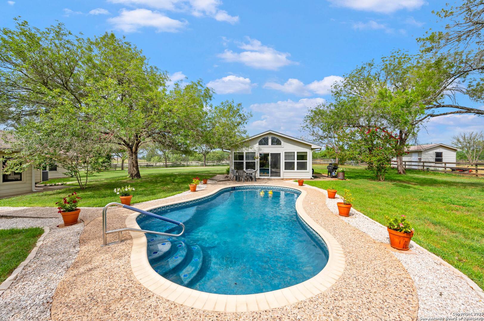 7941 State Highway 97, Floresville, TX 78114