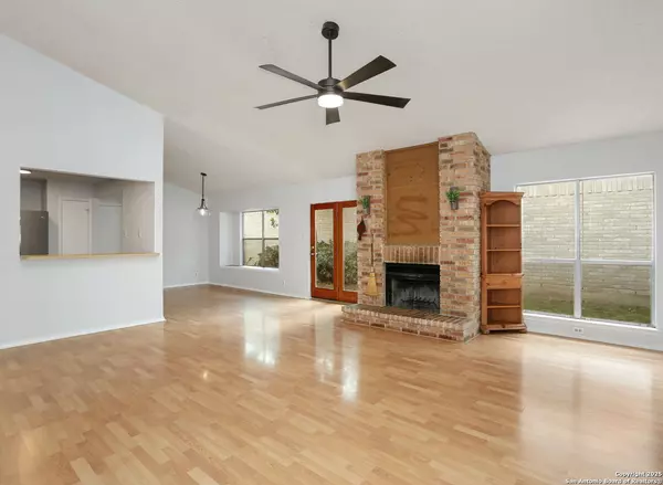 San Antonio, TX 78249,5911 Heather Vw