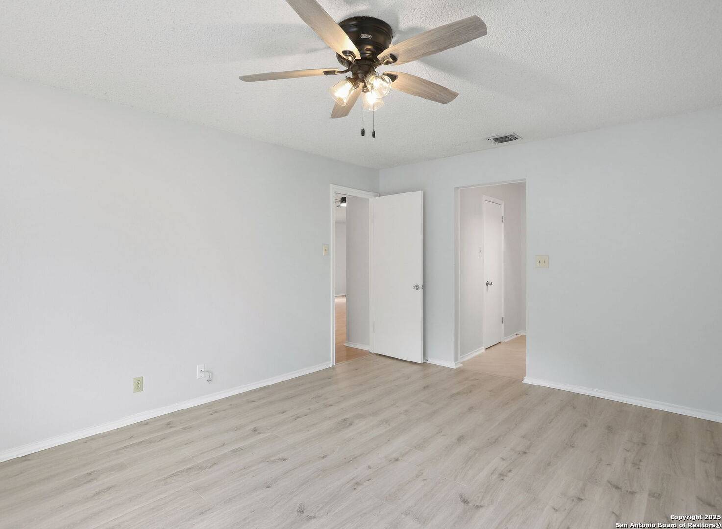 San Antonio, TX 78249,5911 Heather Vw