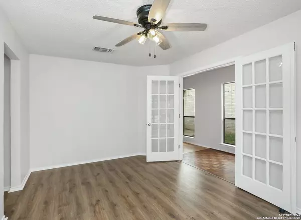 San Antonio, TX 78249,5911 Heather Vw