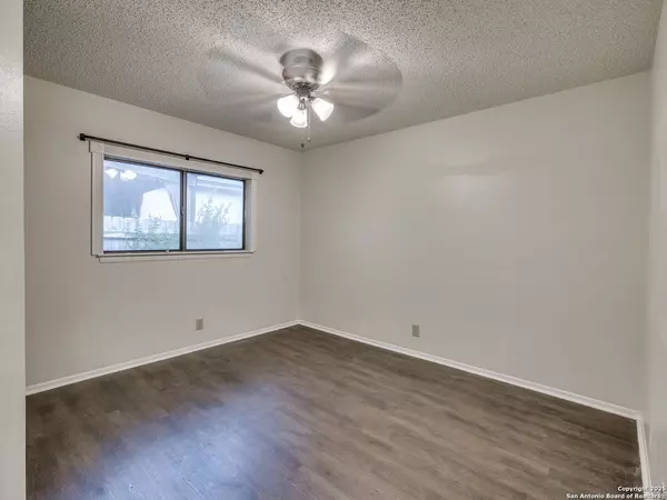 San Antonio, TX 78240,7747 Sandia Bluff