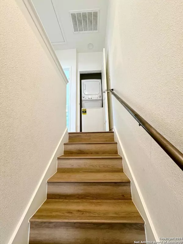 San Antonio, TX 78208-2125,707 RUNNELS AVE UNIT 101