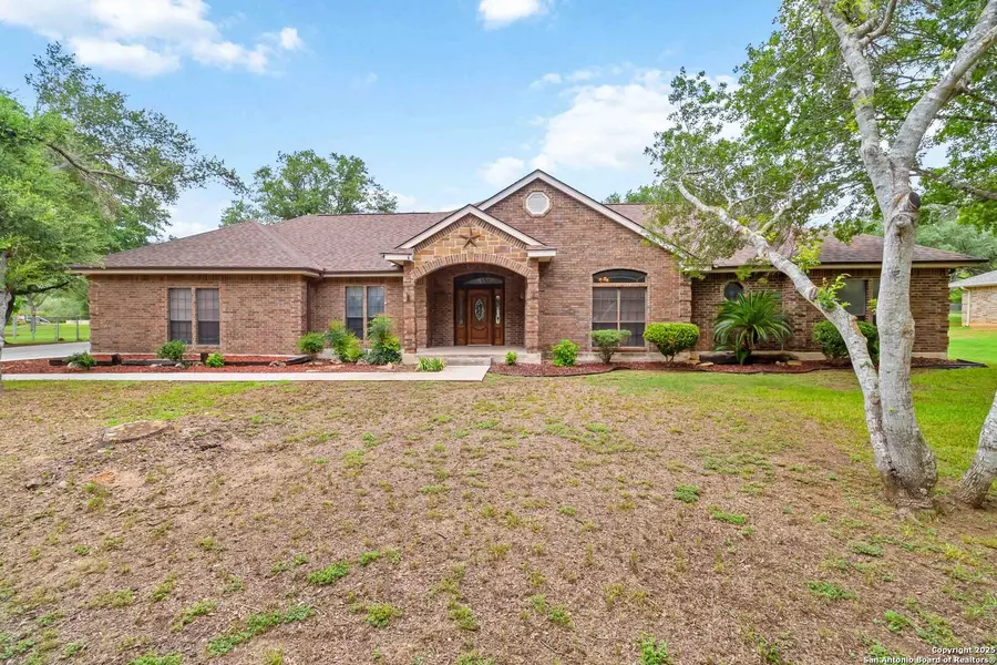 3214 TRIPLE MDWS, China Grove, TX 78263-5043