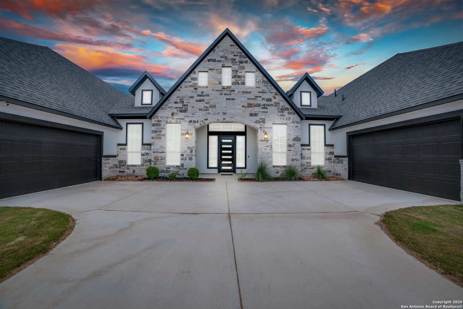 171 Raven, Castroville, TX 78009