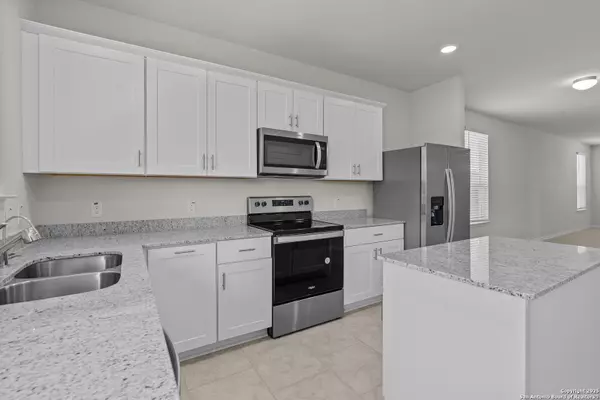 New Braunfels, TX 78130,923 Bluegrass Point