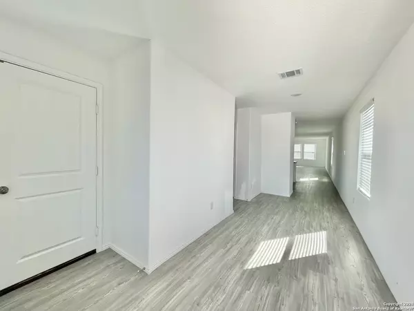 Converse, TX 78109,2918 Gustavo