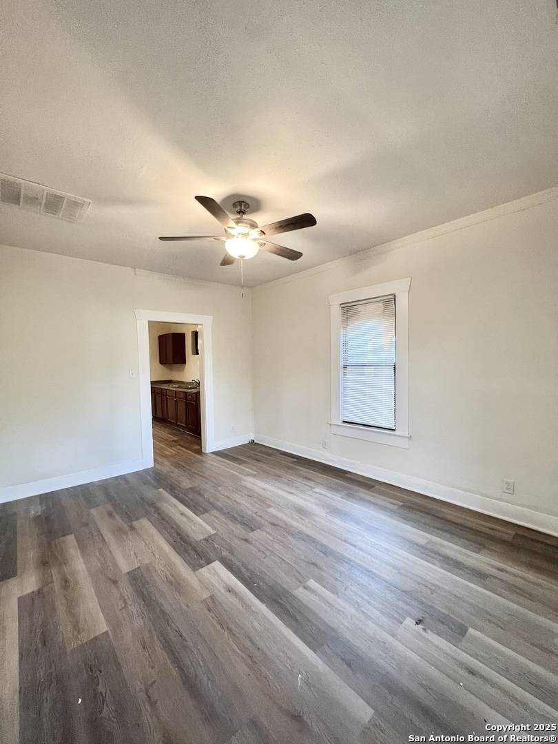 San Antonio, TX 78223,4611 hackberry