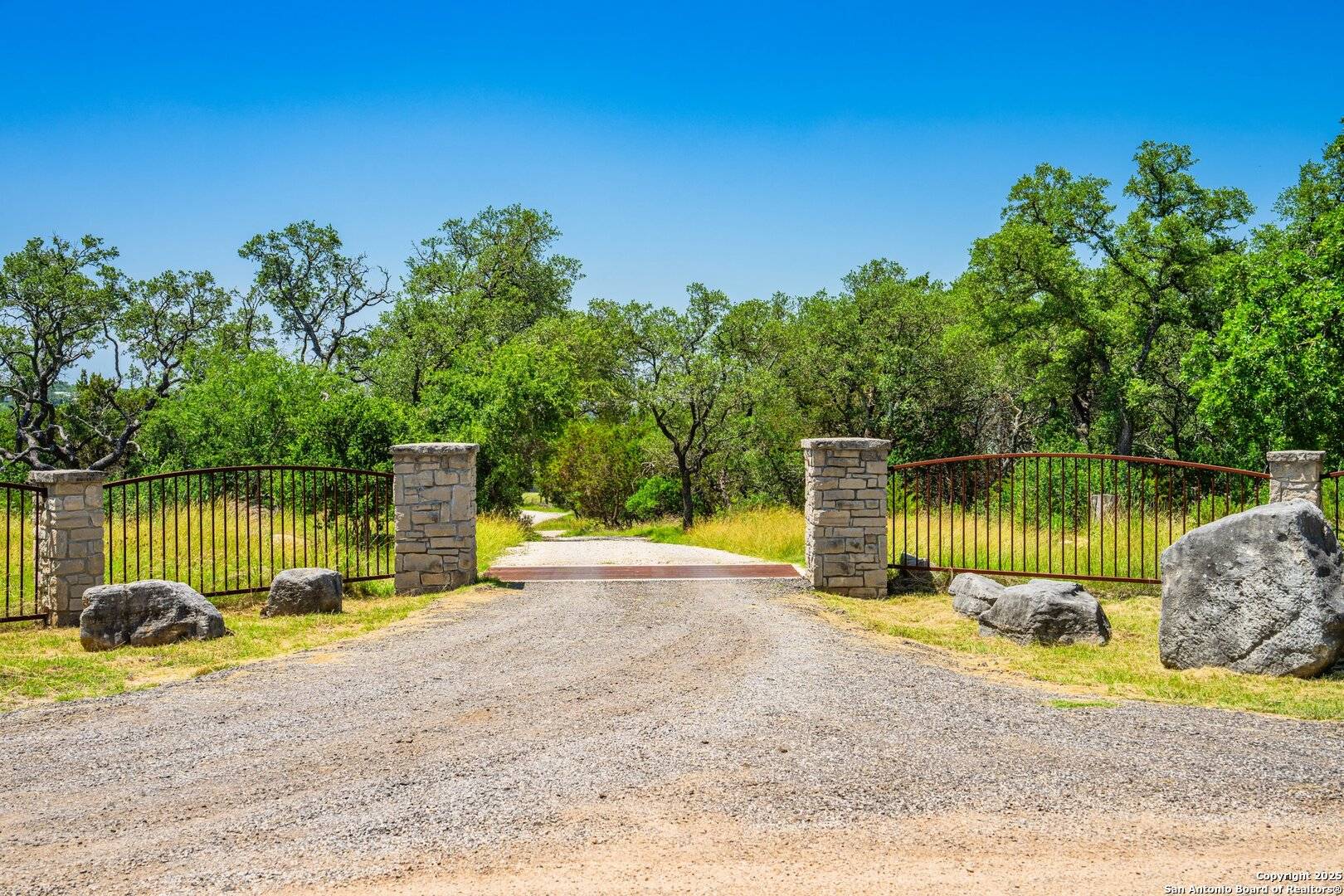 Kerrville, TX 78028,377 Green Oak Dr