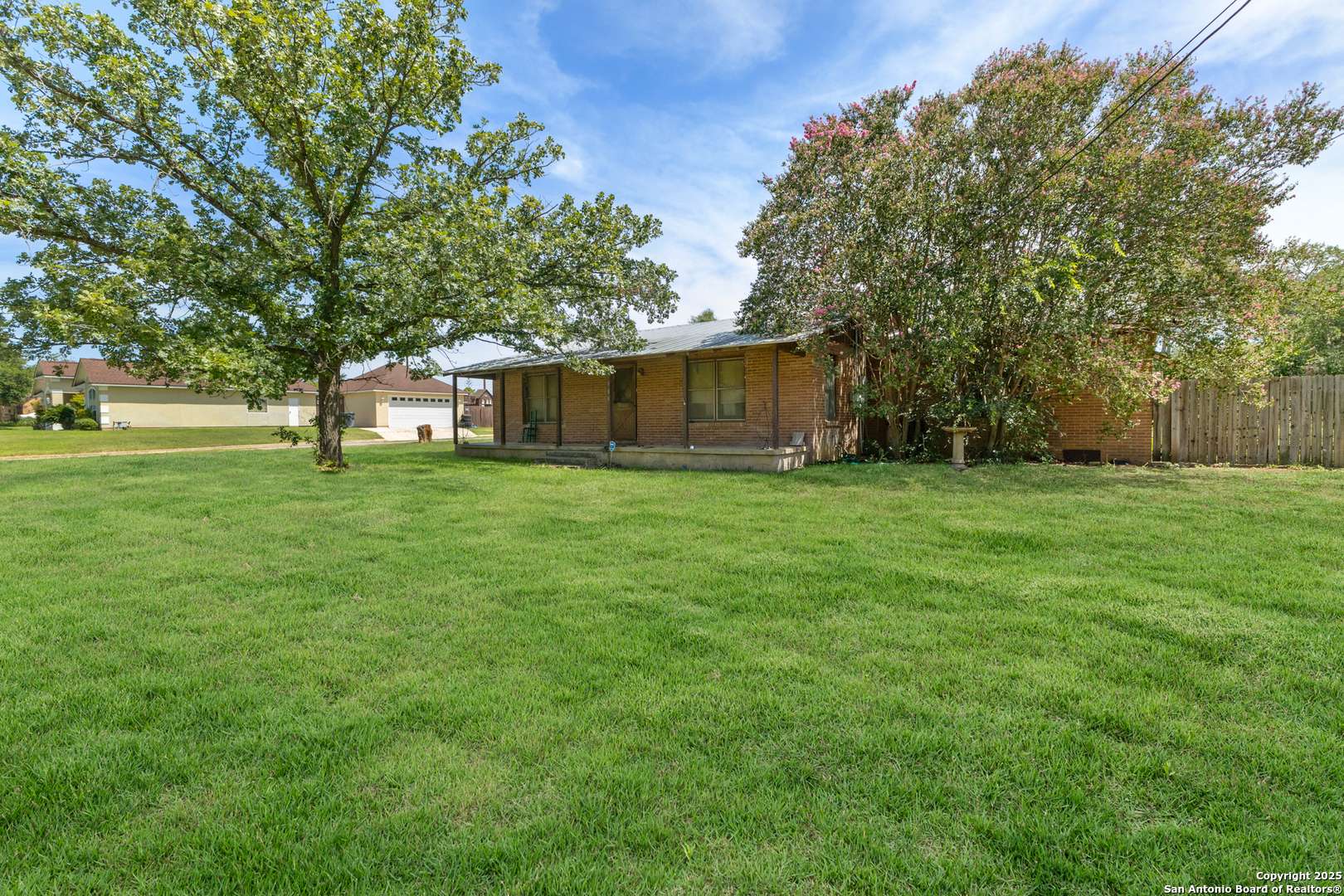 Pearsall, TX 78061,918 brazos