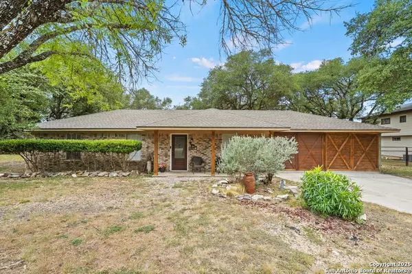 941 Park View Loop, Canyon Lake, TX 78133