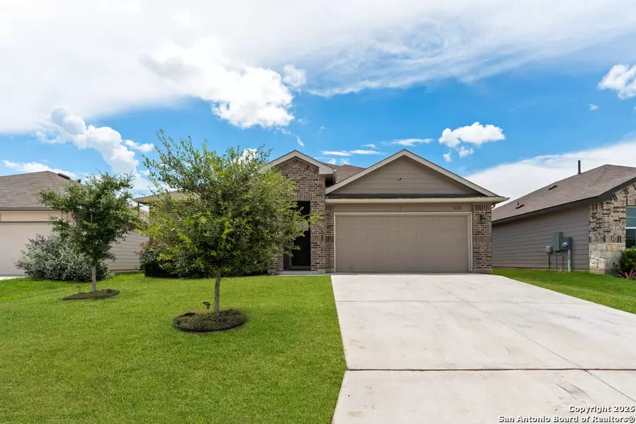 1428 Redwood Crk, Seguin, TX 78155