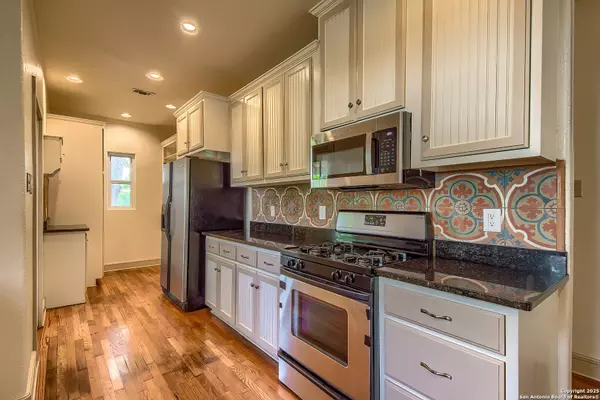 Alamo Heights, TX 78209,410 Kokomo