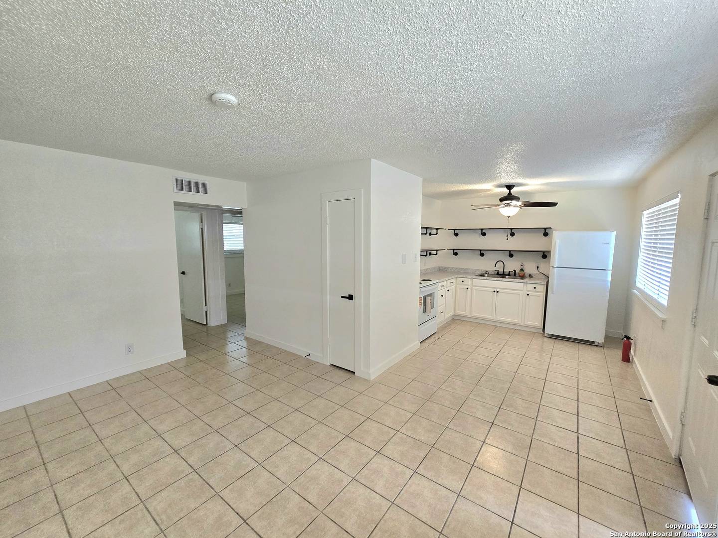 Jourdanton, TX 78026,212 Simmons