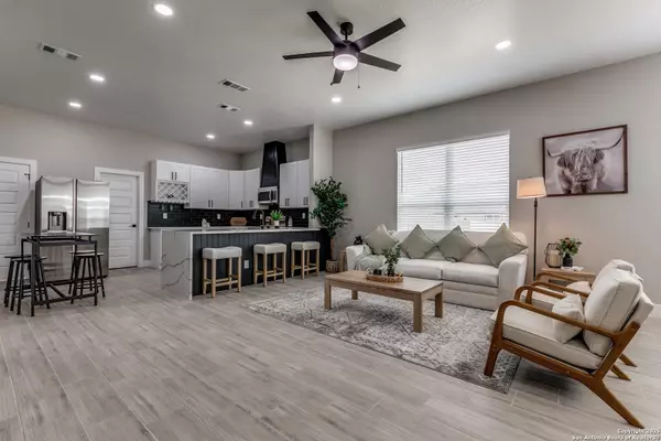 Atascosa, TX 78002,16114 Vaquero