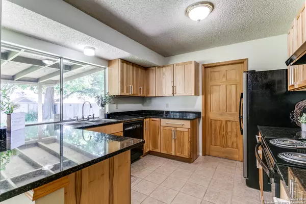 5830 Oak Run St., San Antonio, TX 78233-6130