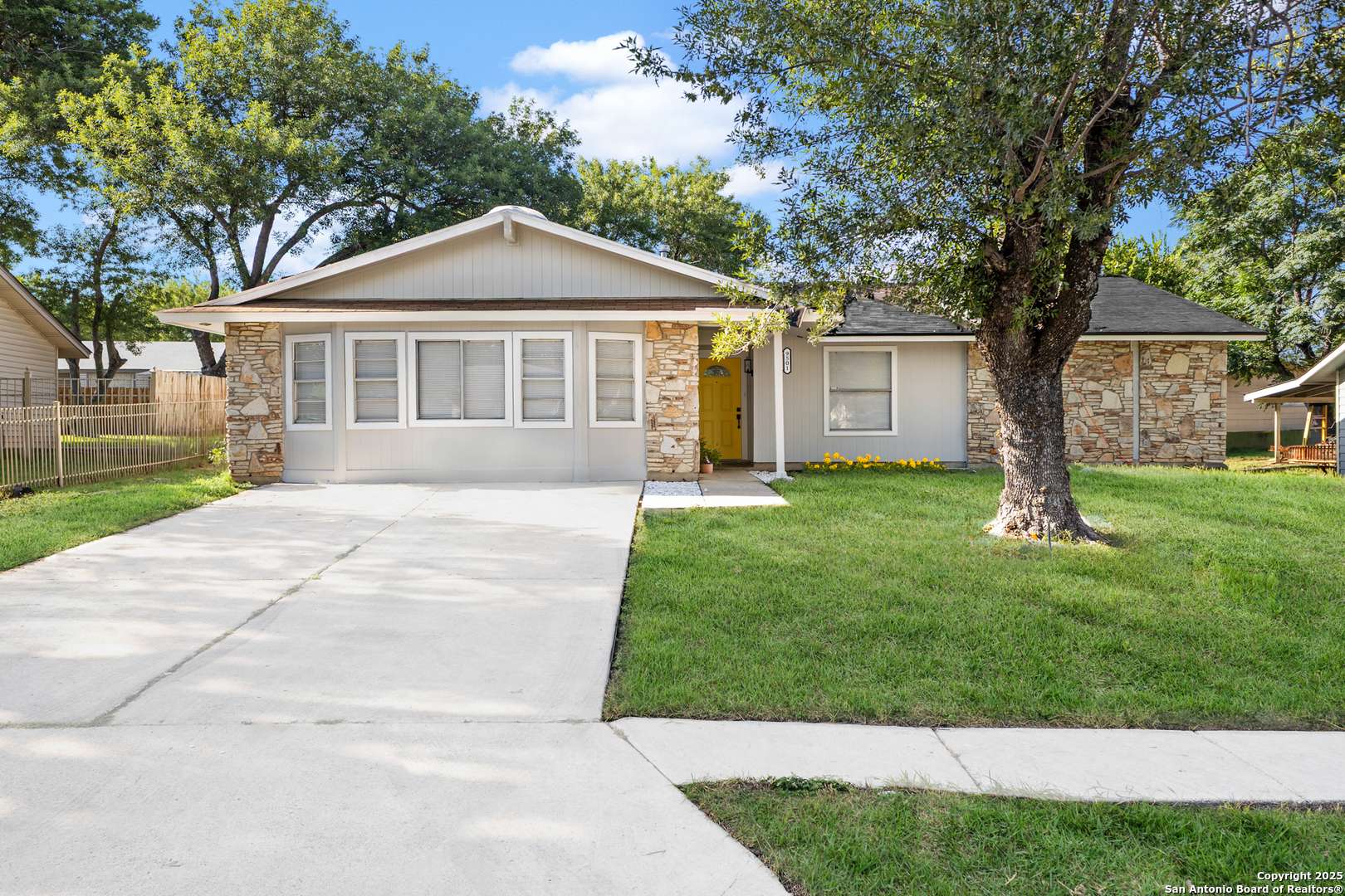 9501 Bear Creek, San Antonio, TX 78245