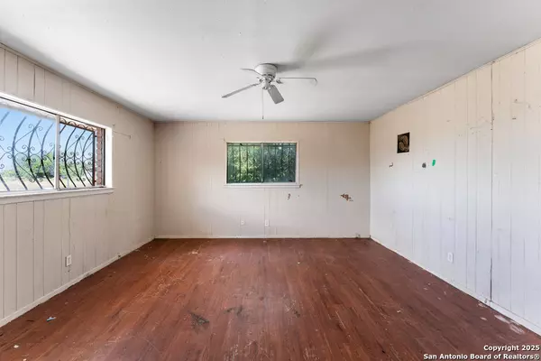 San Antonio, TX 78220,202 Estate Dr