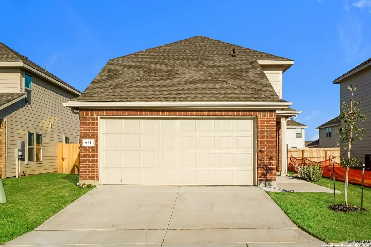 San Antonio, TX 78223,9311 Green Flora Court