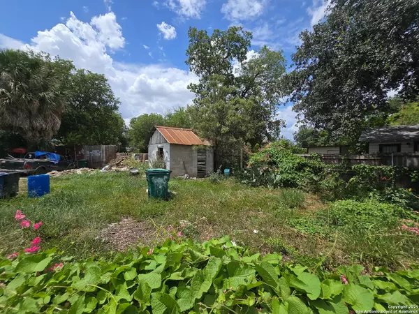 San Antonio, TX 78207,211 Frio City