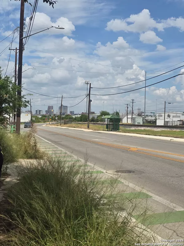 San Antonio, TX 78207,211 Frio City