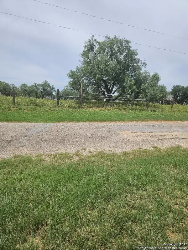 Lytle, TX 78052,644 County Road 6841