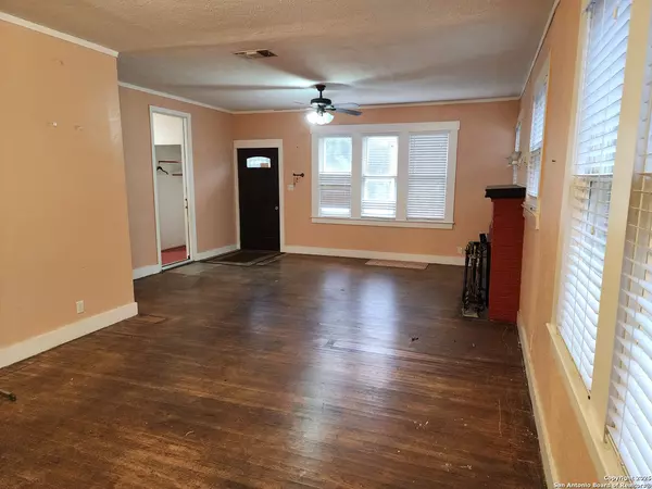 Seguin, TX 78155,622 cedar