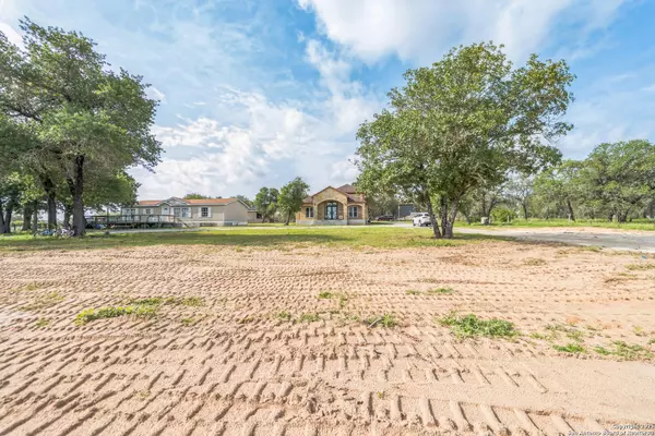 420 Highlands, Poteet, TX 78065
